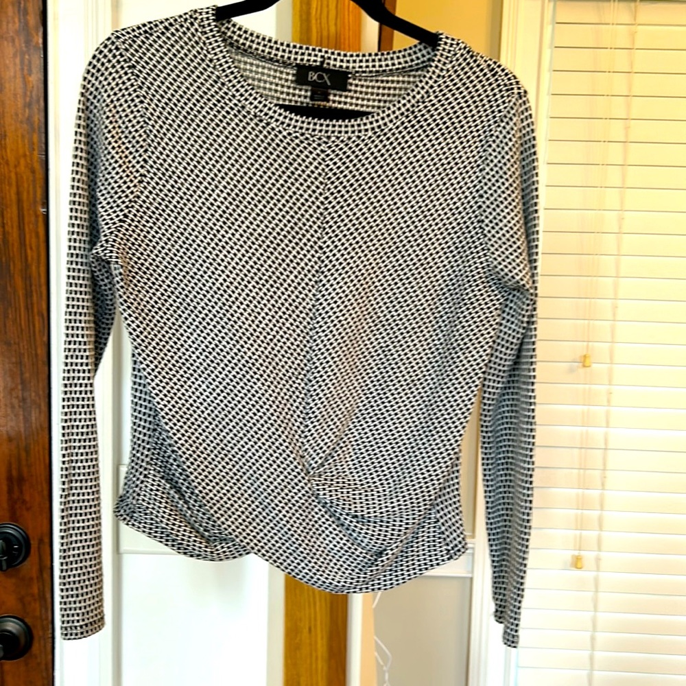 BCX black white sexy twist shirt sz M 🔥